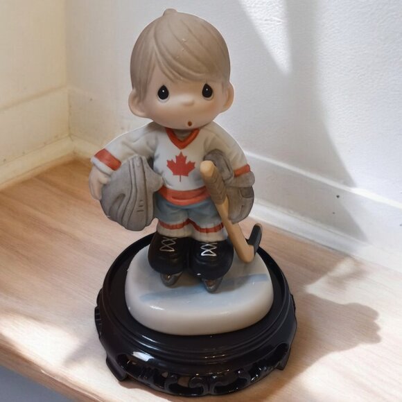 Vintage Enesco Precious Moments "I Will Make My Country Proud" 2000  New… - Picture 1 of 10